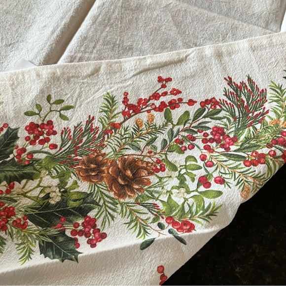 New Pottery Barn Holly Berry Tea Towels - Set of 2, Christmas, Winter, Holiday - Picture 8 of 15